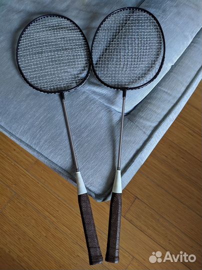 Ракетки для бадминтона Torneo с воланами и Larsen