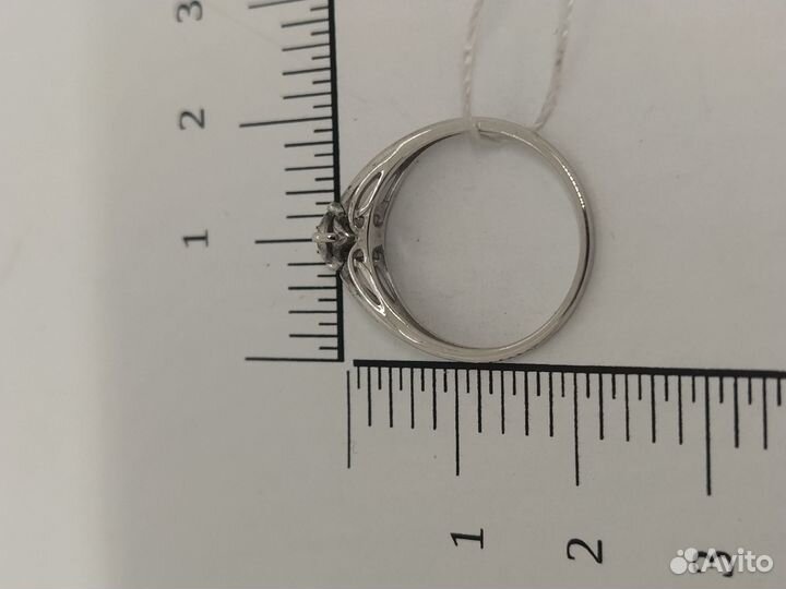 Золотое кольцо с бриллиантом 16р