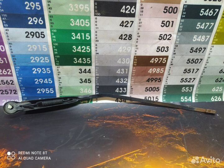 Поводок стеклоочистителя передний Renault Kangoo 1