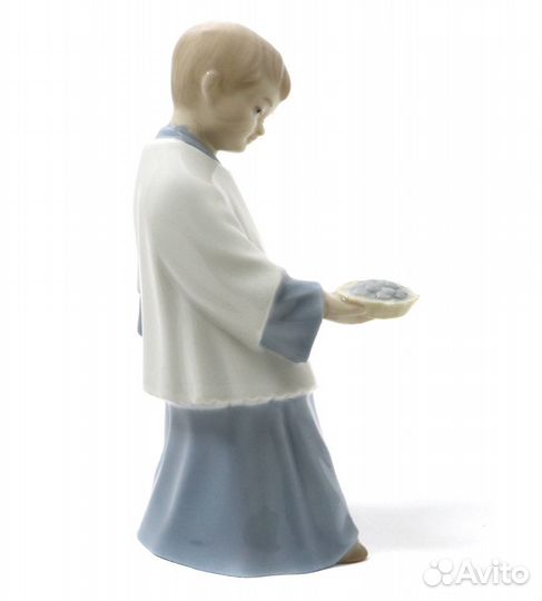 Фарфоровая фигура 