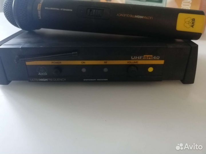 AKG UHF SR40
