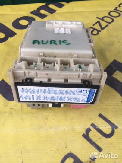Салонный блок предохранителей Toyota Auris 2008