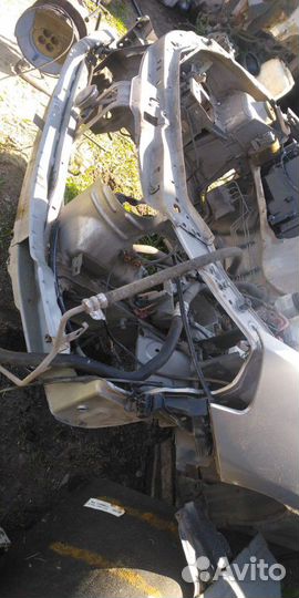 Рено Симбол 1,2 предняя часть кузова