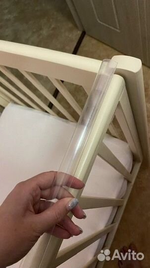 Детская кроватка с маятником и ящиком