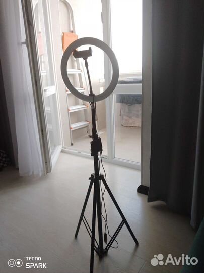 Кольцевая лампа со штативом бу