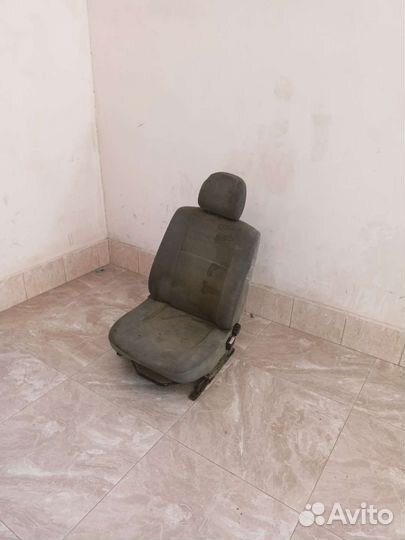Сиденье переднее