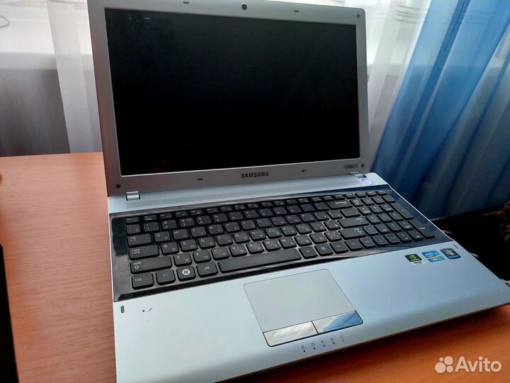 Ноутбук Samsung rv520 8/512gb i5