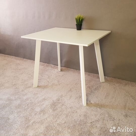 Компьютерный стол Ник 90*70 см. Белые ножки