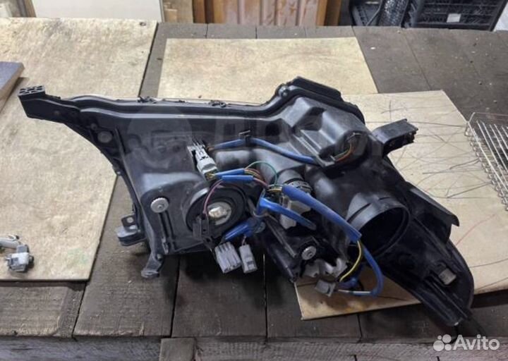 Продам фары на TLC 200