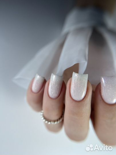 Модель на ногти