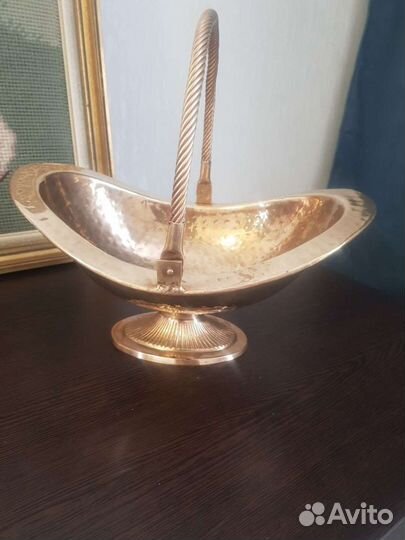 Конфетница с перекидной ручкой. Медь. Индия