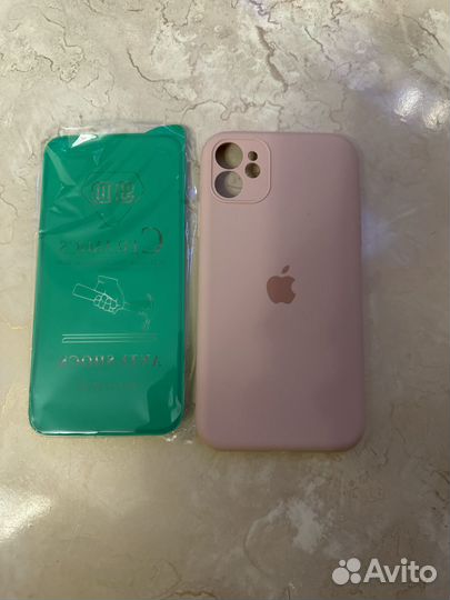 Чехол на iPhone 11. Новый