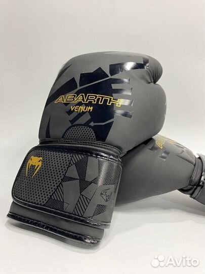 Боксерские перчатки Venum abarth