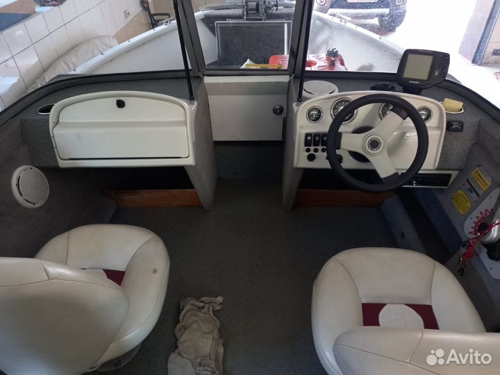 Лодка с мотором