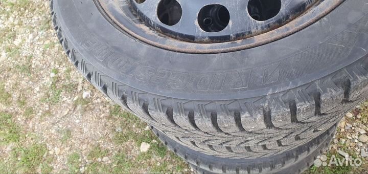 Bridgestone Blizzak Spike-01 205/55 R16