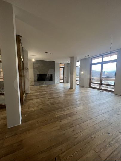 Дом 600 м² на участке 28 сот.