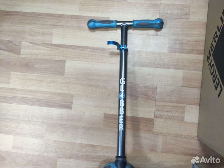 Самокат детский трехколесный globber Y- scoo0