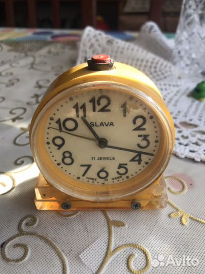 Часы будильник времен СССР