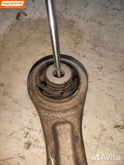 Рычаг передний правый нижний Audi A4 B8/8K 2009