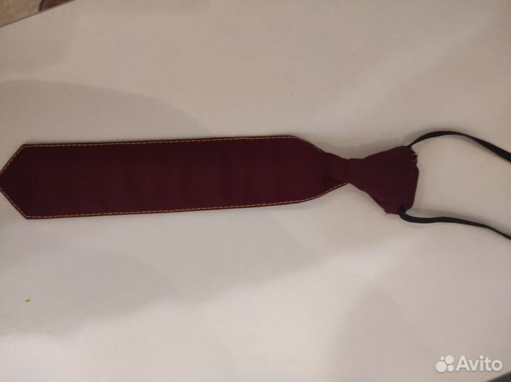 Детский галстук бордового цвета