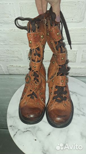 Кожаные сапожки