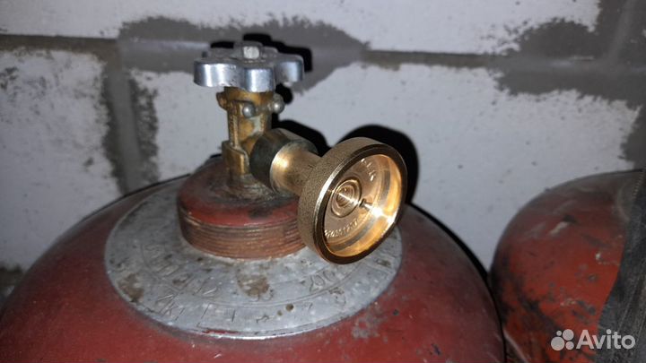 Переходник для заправки газовых баллонов