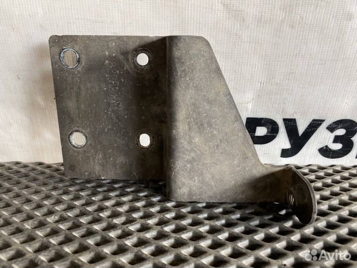 Кронштейн спойлера Volvo FH4 82282400