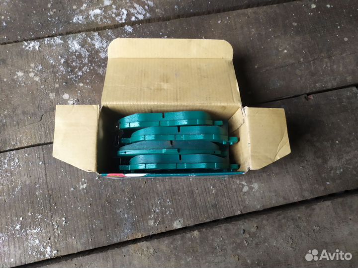 Тормозные колодки передние Toyota