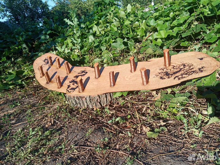 Дубовая вешалка под верхнюю одежду