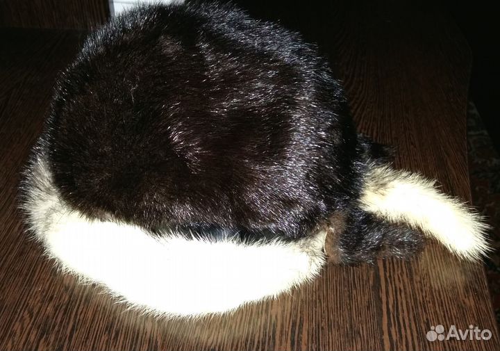 Зимняя женская шапка