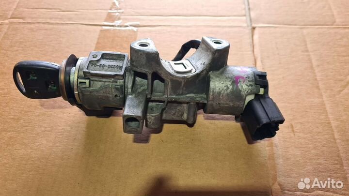 Замок зажигания Toyota Avensis 2003-2006