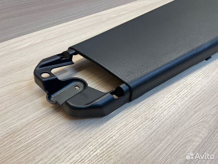 Обшивка средней стойки правая LADA X-Ray Cross