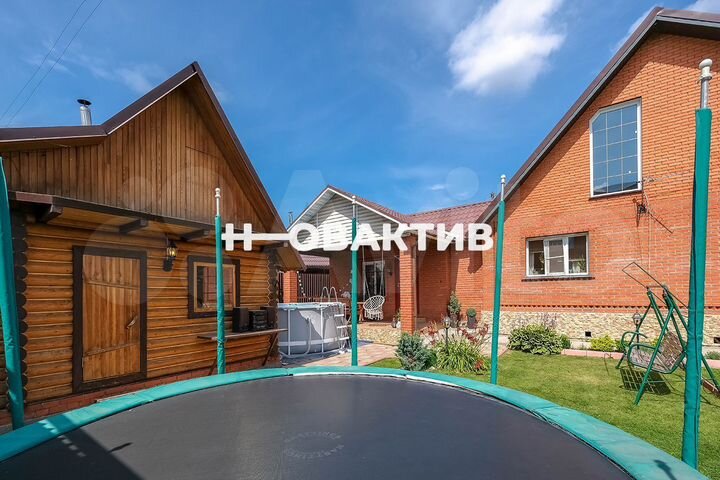 Дом 275 м² на участке 6 сот.