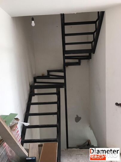 Дизайнерская лестница с забежными ступенями