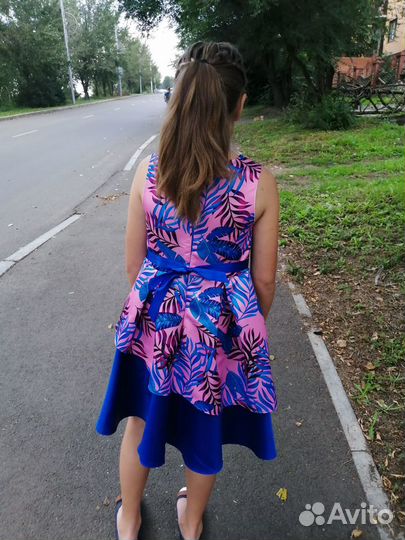 Платье нарядное на 9-10 лет