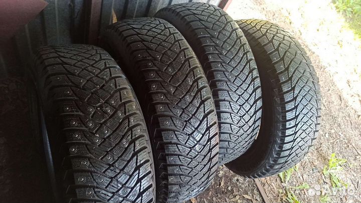 Goodyear Ultra Grip Ice Arctic 2 SUV 215/65 R17