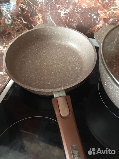 Сковорода Казан и 1 общая крышка под обе