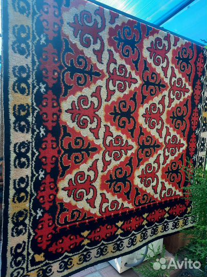 Ковер шерстяной