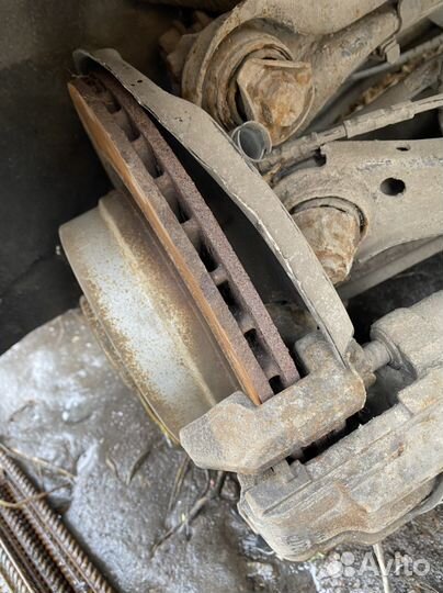 Тормозные диски с суппортами Бмв е90