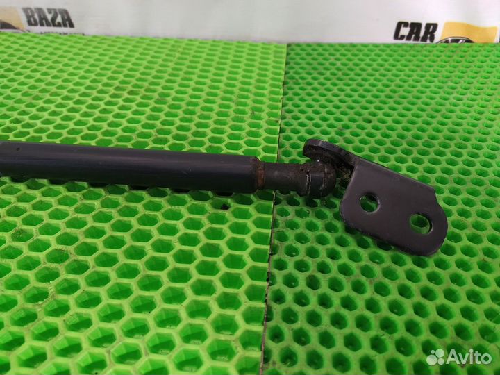 Амортизатор крышки багажника Volvo XC60