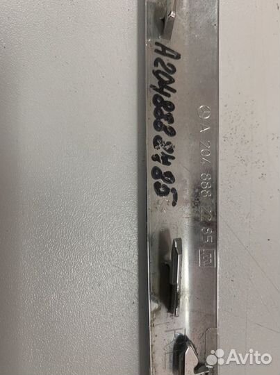 Накладка на решетку радиатора Mercedes Benz X204