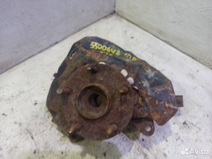 Кулак передний правый 4321139045