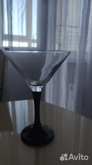 Продается новый набор бокалов для мартини