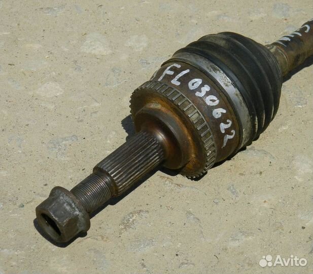 Привод передний левый Nissan Maxima A33