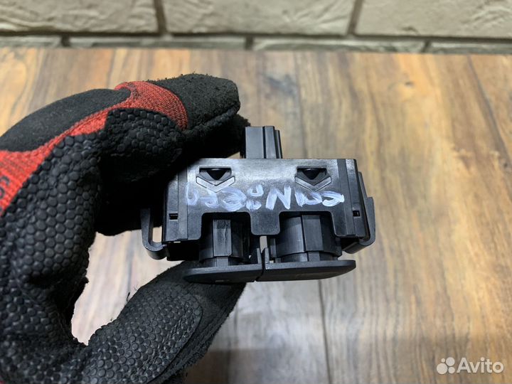 Renault sandero Кнопка аварийной сигнализации