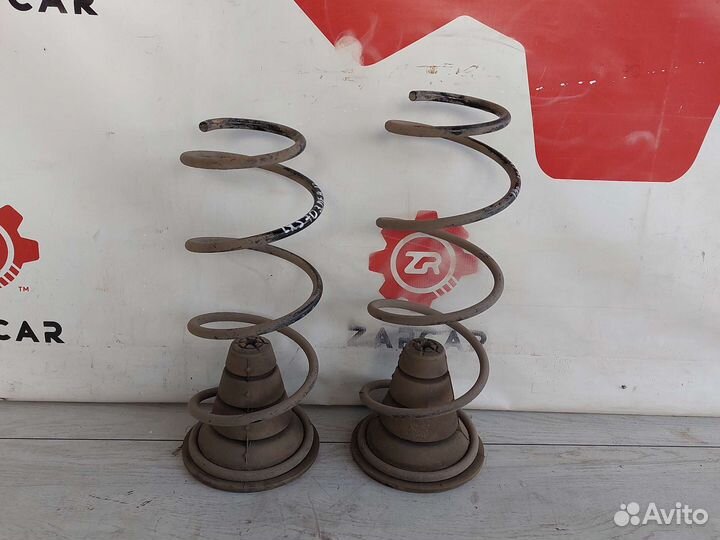 Lexus LX570 Пружина