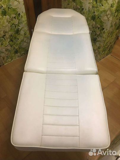 Косметологическое кресло. Кушетка