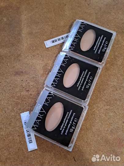 Крем пудра для лица 4 Ivory. Mary Kay