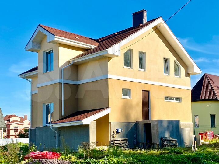 Коттедж 270 м² на участке 9 сот.