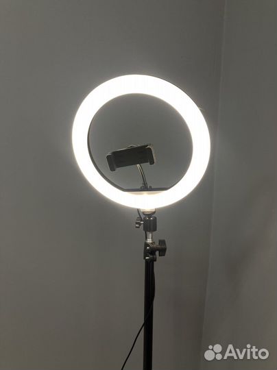 Кольцевая лампа со штативом